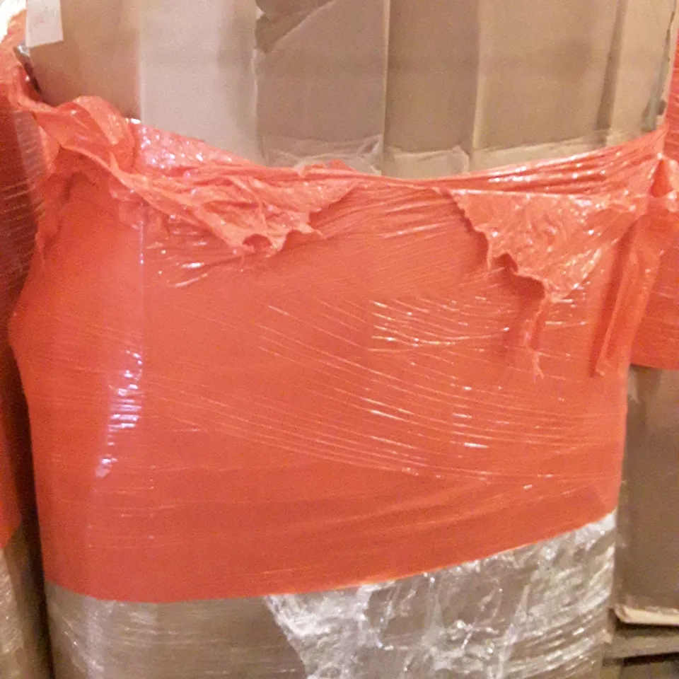 PALLET OF ASSORTED PRODUCTS INCLUDING GARMENT STEAMER, TOILET SEAT, INDUSTRIAL ROUND SIDE TABLE, BUCKET HRATER, BATH GRAB RAIL  