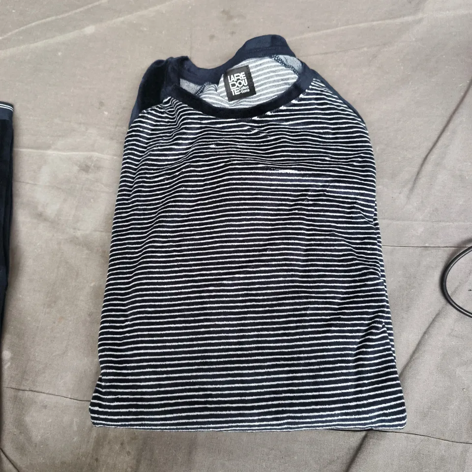 LA REDOUTE COLLECTIONS STRIPED TOP & NAVY VELOUR JOGGERS – WOMEN'S TWO-PIECE SET SIZE M