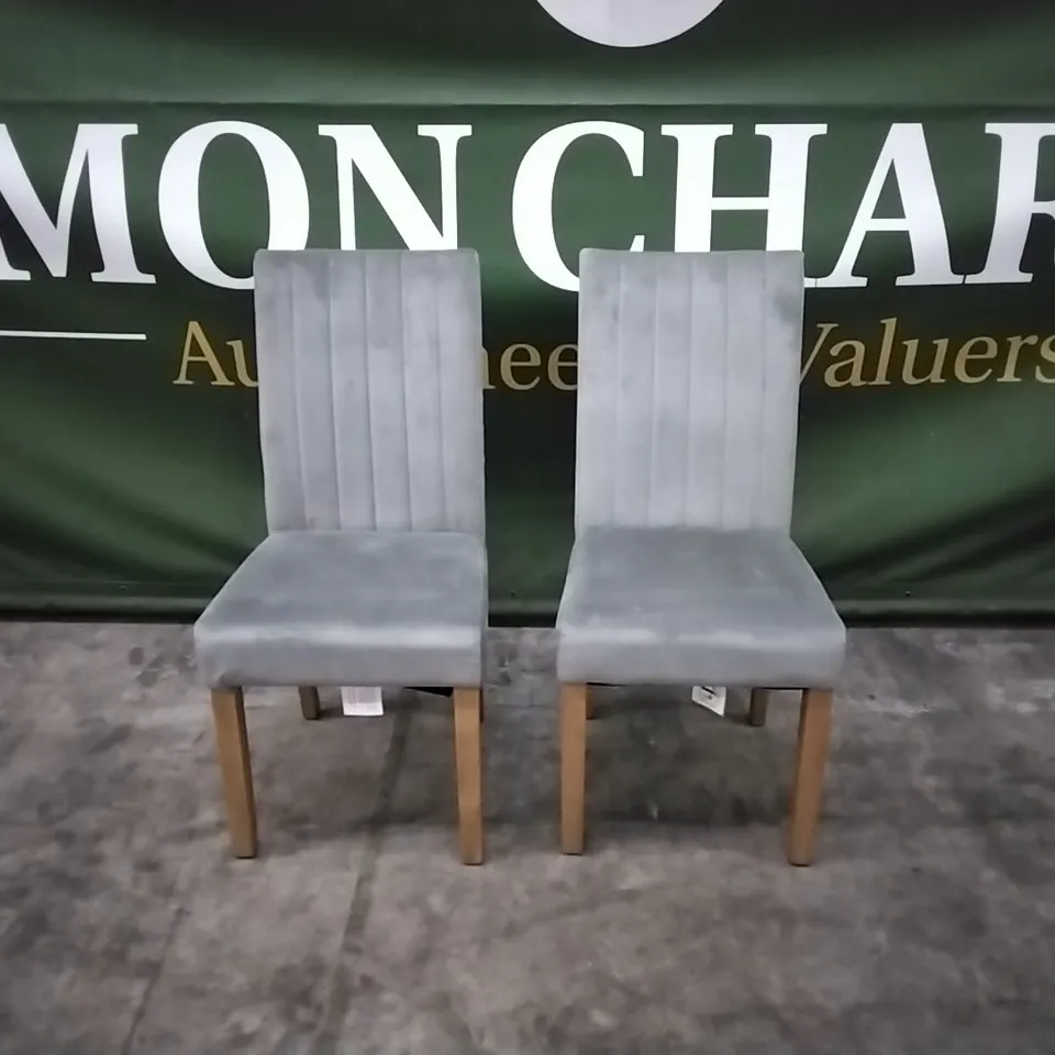 SET OF 2 DESIGNER SALISBURY DINING CHAIRS IN CLASSIC GREY VELVET AND OAK SOLID HARDWOOD LEGS