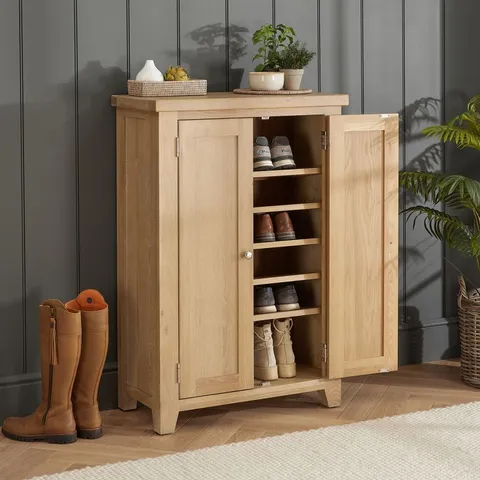 BOXED CHESHIRE WHITEWASH OAK LARGE SHOE STORAGE CUPBOARD