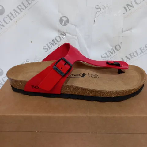 BONOVA RED SANDALS SIZE 6