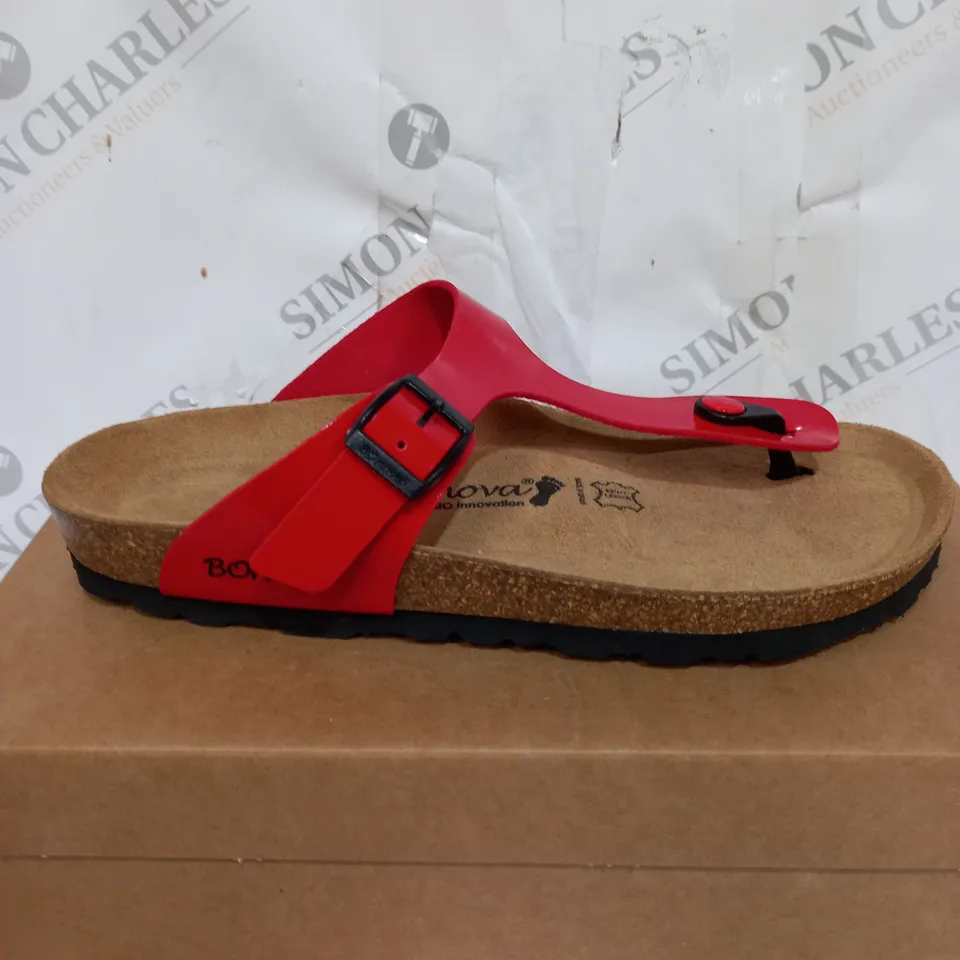 BONOVA RED SANDALS SIZE 6