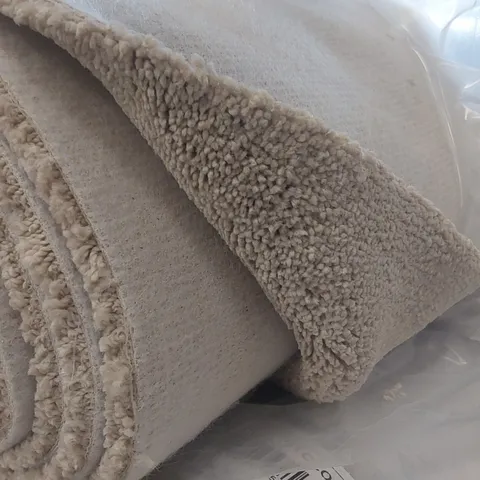 ROLL OF QUALITY HIGH BELI CARPET - APPROXIMATELY 6.4 x 4m