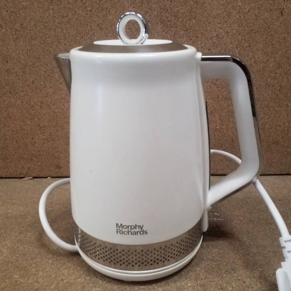 BOXED MORPHY RICHARDS 108021 ILLUMINATION WHITE 1.7L KETTLE