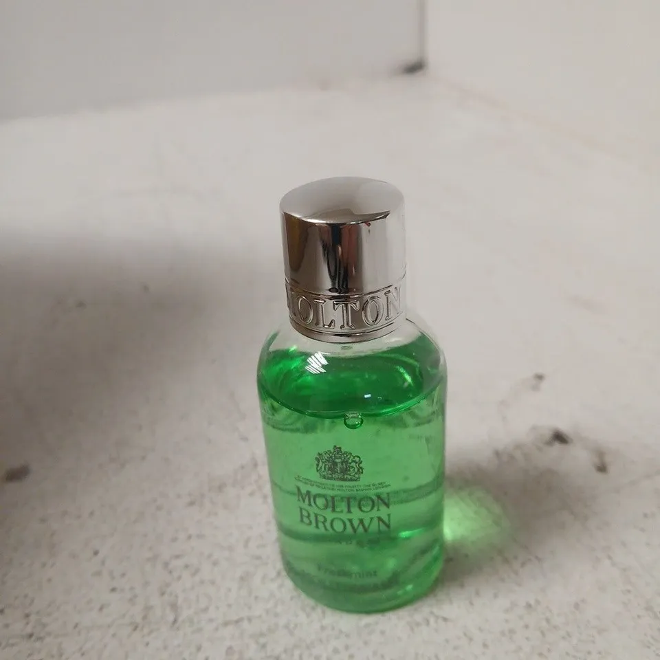 BOX OF APPROXIMATELY 150 X MOLTON BROWN FRESHMINT MOUTHWASH - 50ML