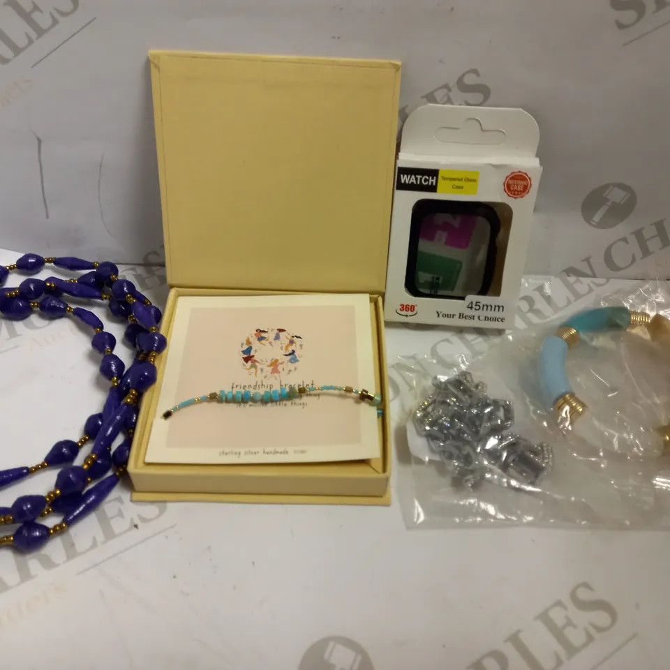 BOX OF APPROX 15 COSTUME JEWELLERY ITEMS INCLUDING NECKLACES, RINGS AND BRACELETS