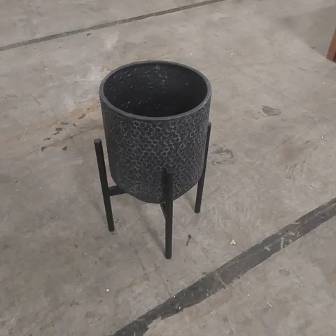 DESIGNER METAL PLANTER