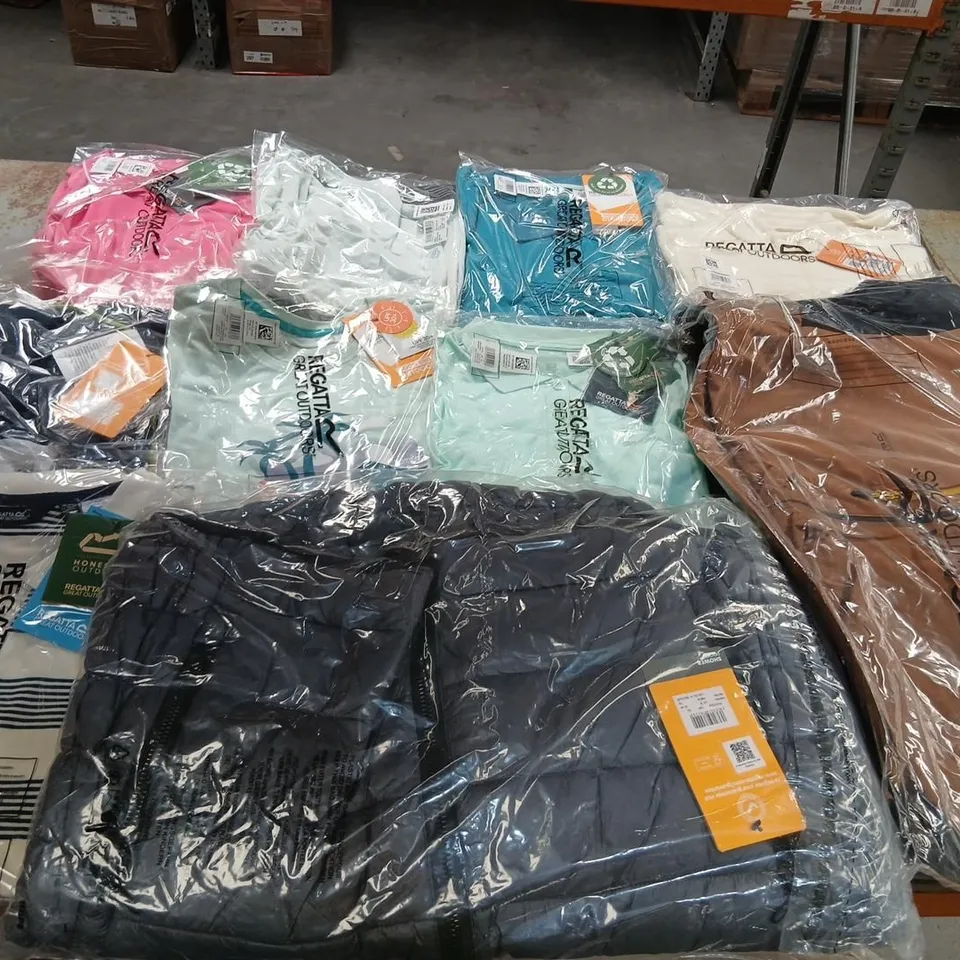 APPROXIMATELY 50 ITEMS OF ASSORTED BRAND NEW REAGATTA/DARE 2 B CLOTHING AND ACCESSORIES