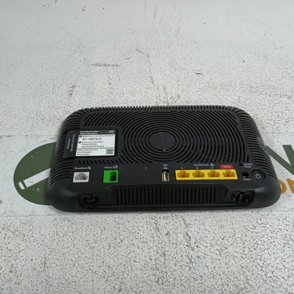 BT HUB ROUTER UNBOXED