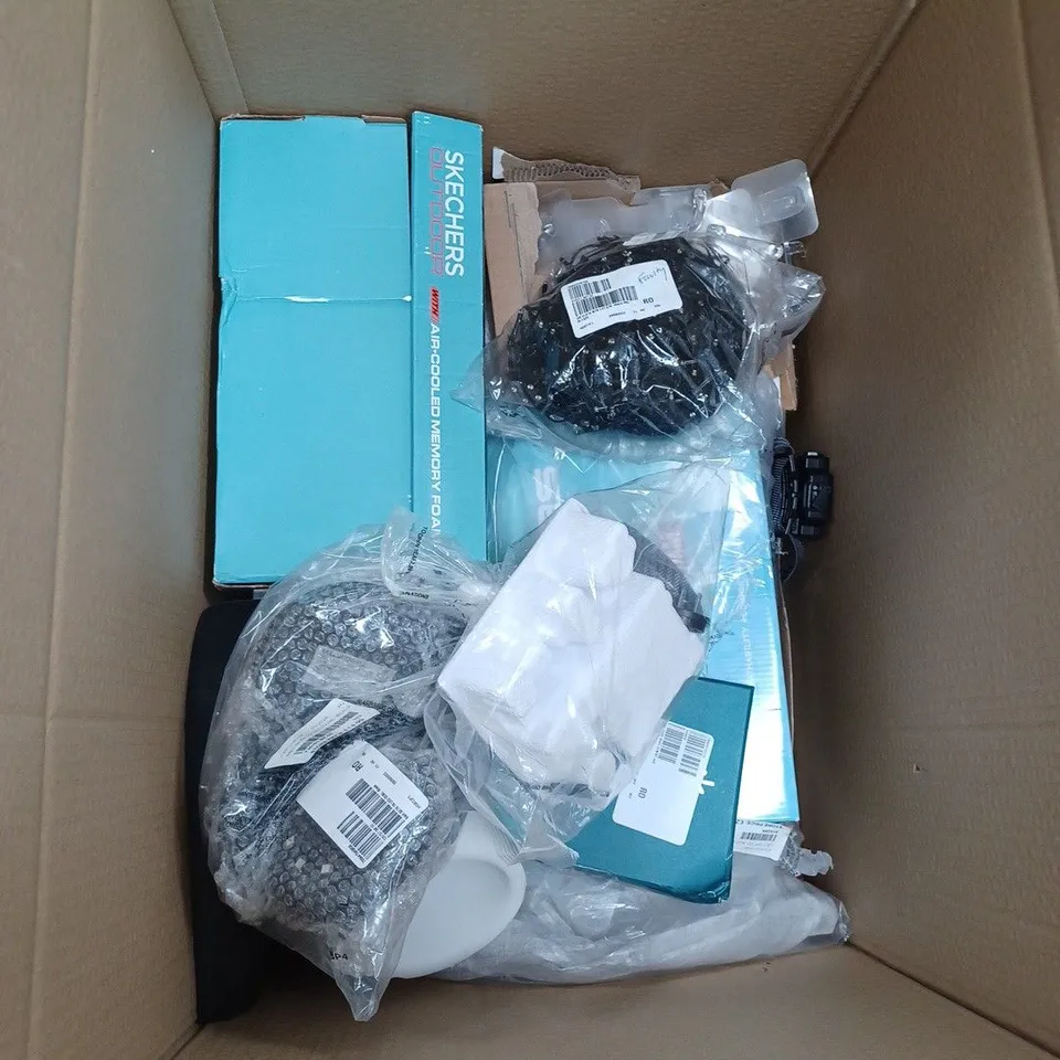 BOX OF APPROXIMATELY 10 ITEMS TO INCLUDE CLUSTER LIGHTS, NIGHT LAMP, HEAD LAMP ETC