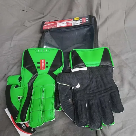 GRAY NICOLLS TEST WICKET KEEPING GLOVES IN BLACK/GREEN SIZE ADULT