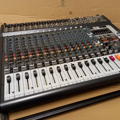 BEHRINGER PMP6000 EUROPOWER 1600W 20 CHANNEL POWERED MIXER