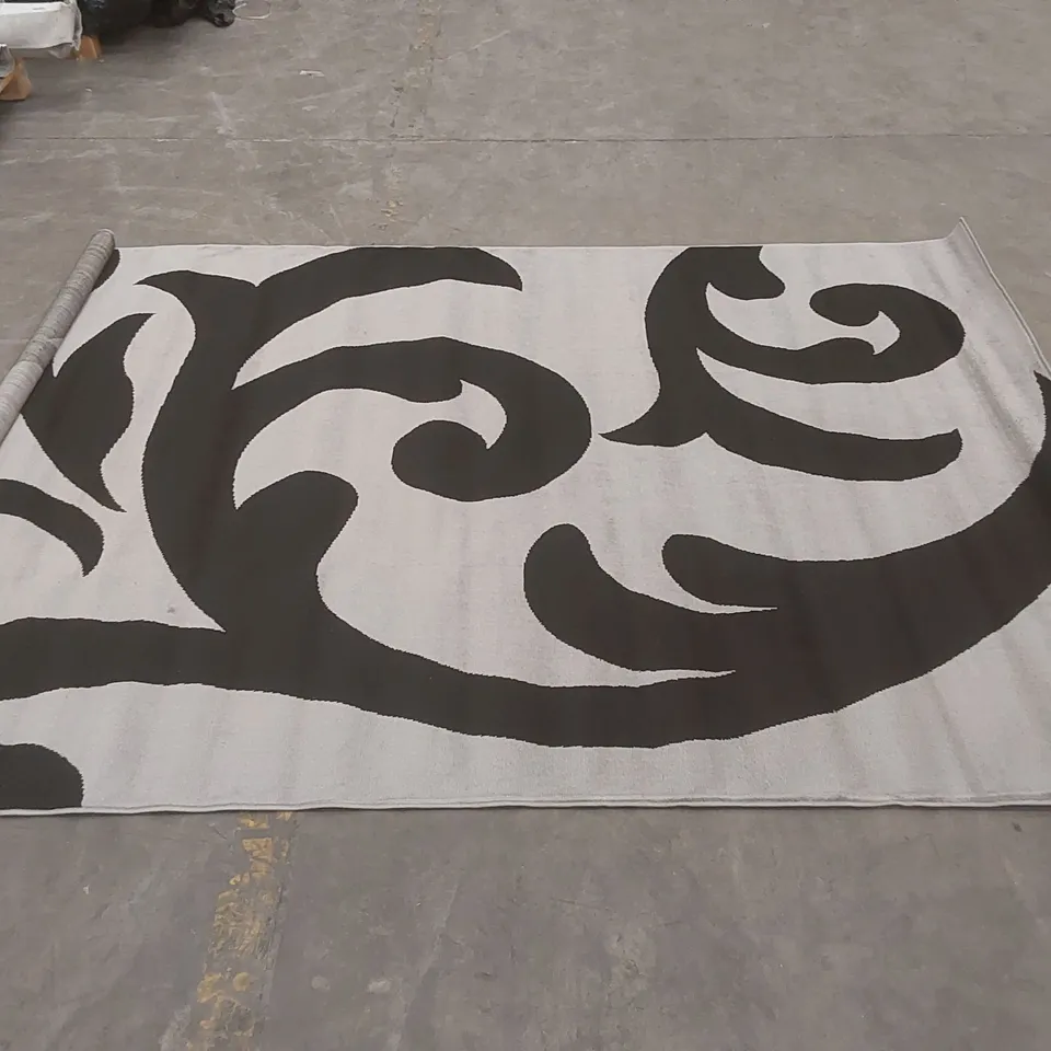 STANWICK FLORAL MACHINE WOVEN AREA RUG - SILVER/BLACK // SIZE: 200 X 290cm