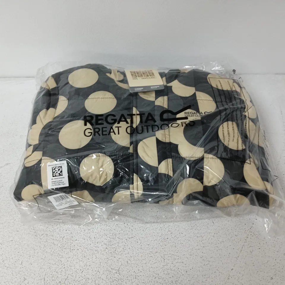 APPROXIMATELY 12 BRAND NEW REGATTA ORLA GIRL PADDED JACKETS IN FRILLY FLOWER MONO - 7-8YRS