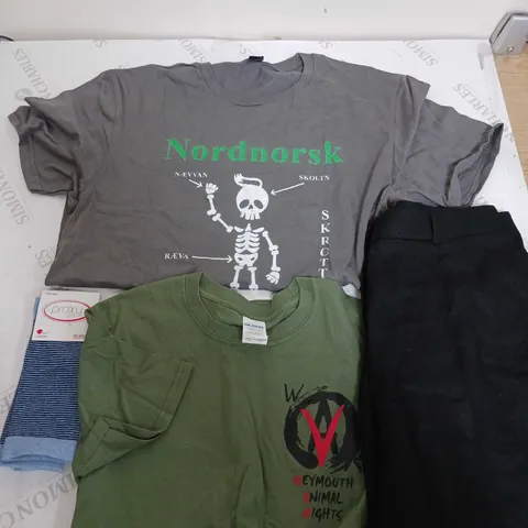 BOX OF APPROXIMATELY 20 ASSORTED CLOTHING ITEMS TO INCUDE - SOCKS, JUMPERS , T-SHIRTS , TROUSERS,ECT