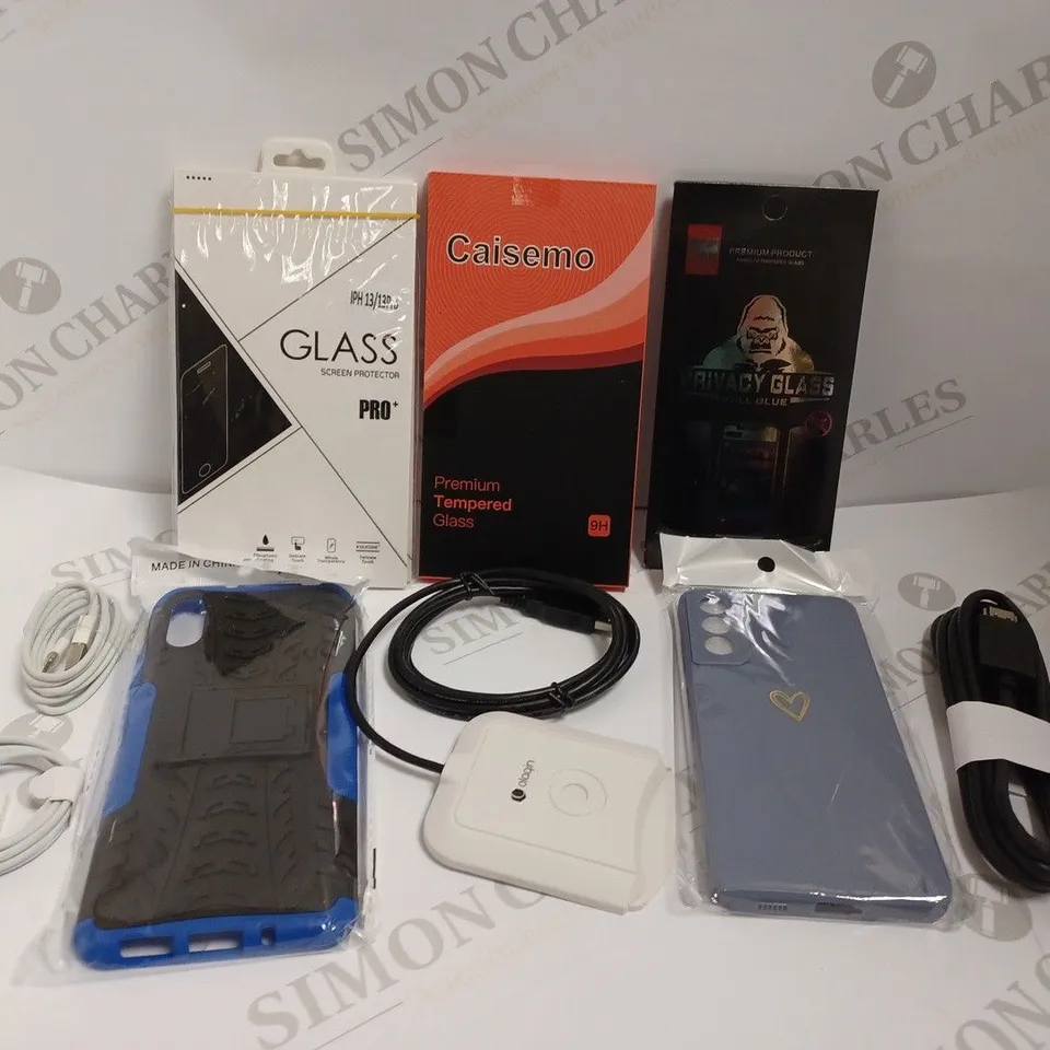 BOX OF APPROX 10 ITEMS INCLUDING ASSORTED PHONE CASES, SCREEN PROTECTORS AND CABLES