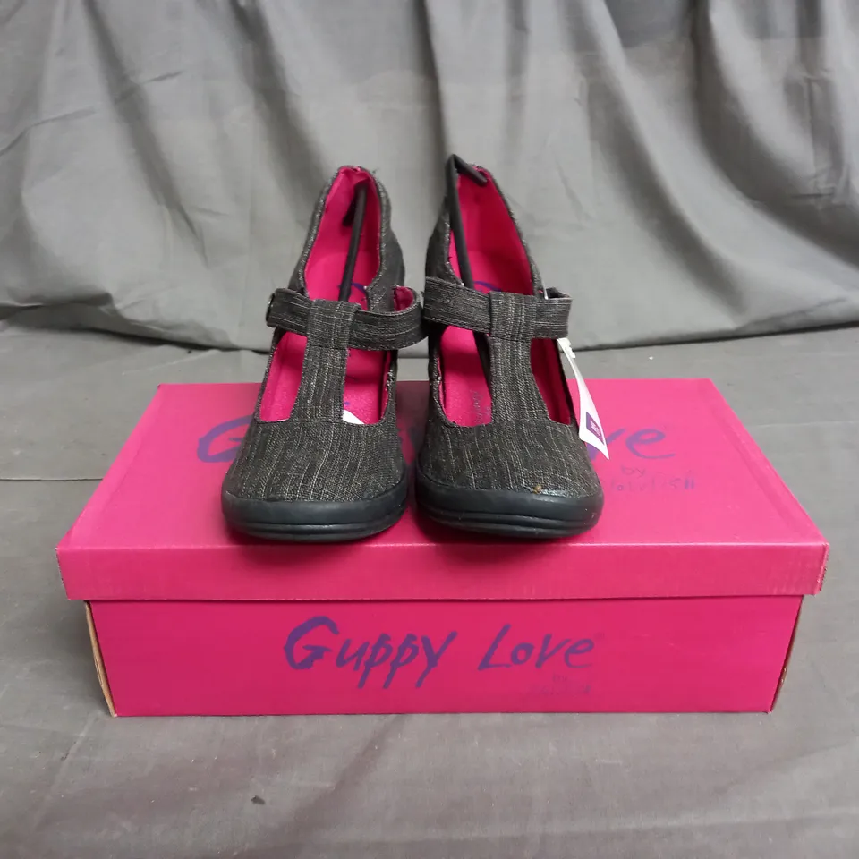 BOX OF APPROXIMATELY 6 PAIRS OF GUPPY LOVE OPEN TOP VELCRO WEDGE SHOE SIZE 6.5