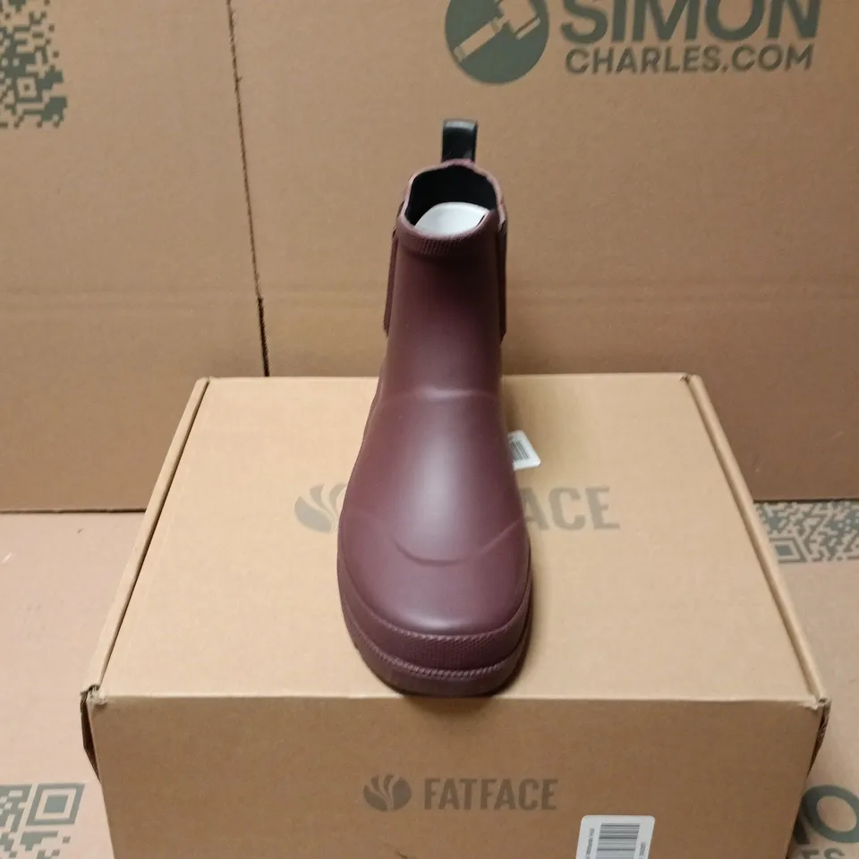 BOXED PAIR OF FATFACE RUBBER ANKLE WELLY IN MAROON - UK 6
