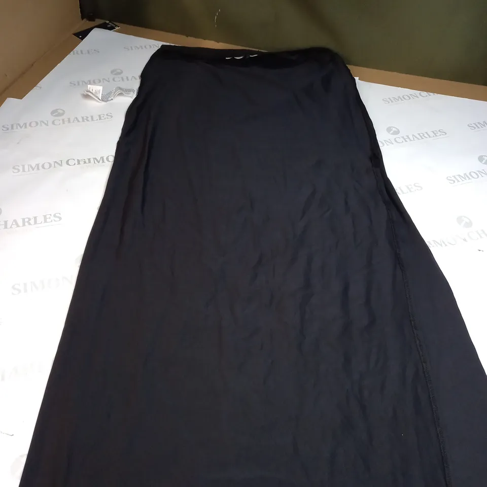 LARGE PULL AND BEAR SILK SKIRT 