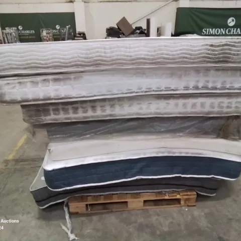 PALLET CONTAINING VARIOUS SIZED MATTRESSES
