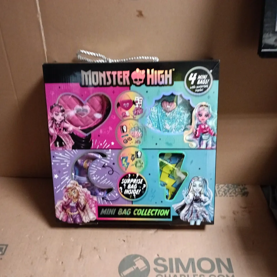 MONSTER HIGH MINI BAG COLLECTION - BOXED SET (4 MINI BAGS INSIDE)