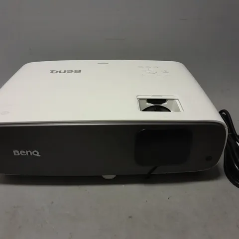 BOXED BENQ CINEPRIME SERIES PROJECTOR 