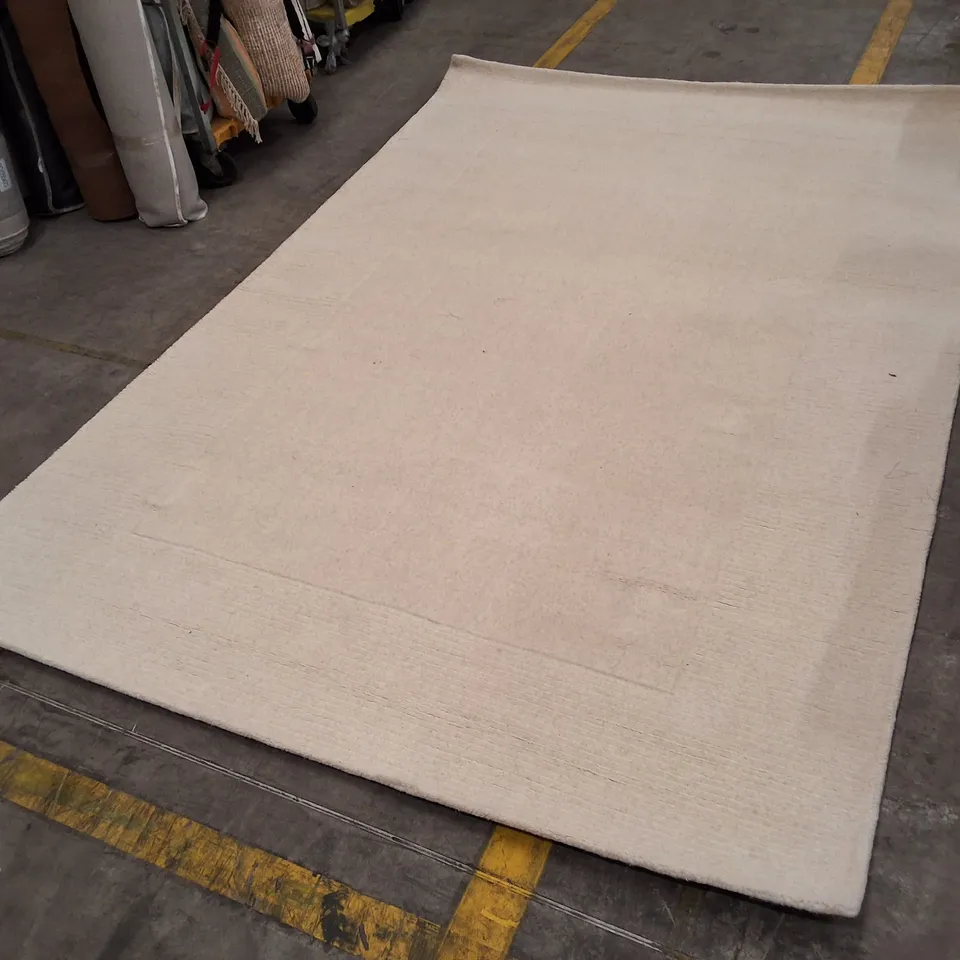 CREAM BEIGE AREA RUG APPROXIMATELY 200×290CM