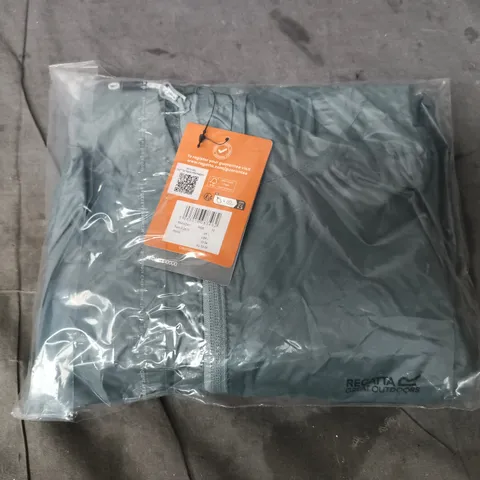 BOXED AND SEALED REGATTA PACK IT JACKET III IN GLACIER - UK LARGE