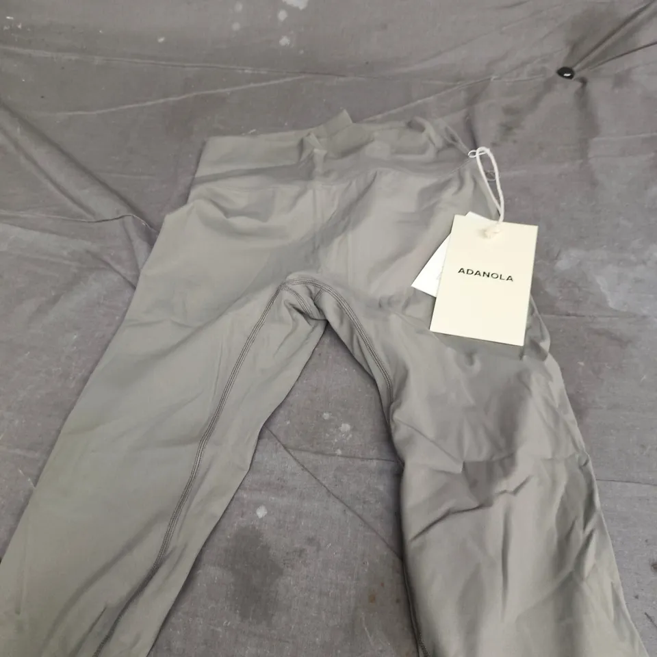 ADANOLA ULTIMATE LEGGINGS – OLIVE GREEN, REG-M 