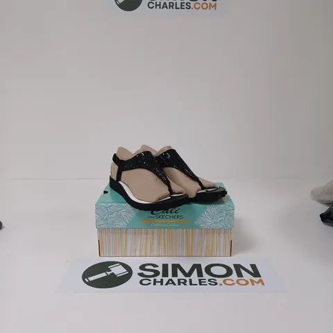 SKECHERS MEDITATION LUXE SANDAL - BLACK - UK 4