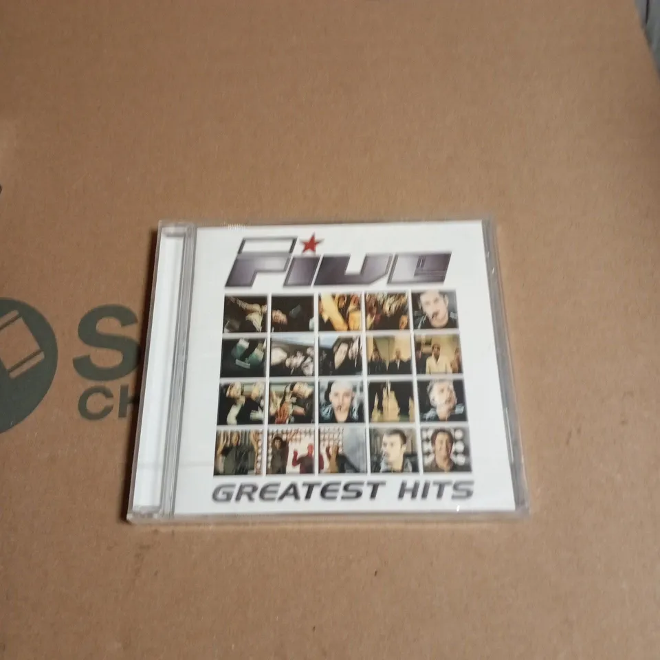 BOX OF APPROXIMATELY 30 ASSORTED CDS INCLUDING LATEST GREATEST MUSICALS , TEAR FOR FEARS AND FIVE GREATEST HITS 