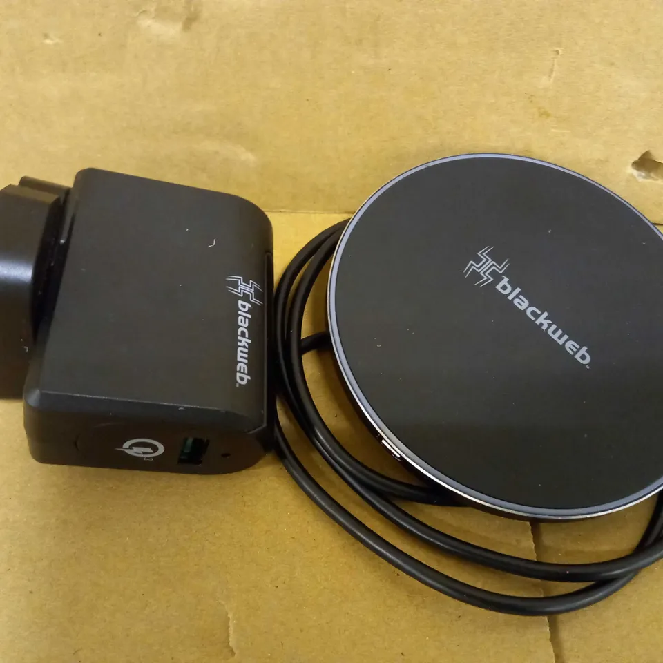 BLACKWEB FAST CHARGE WIRELESS CHARGING PAD