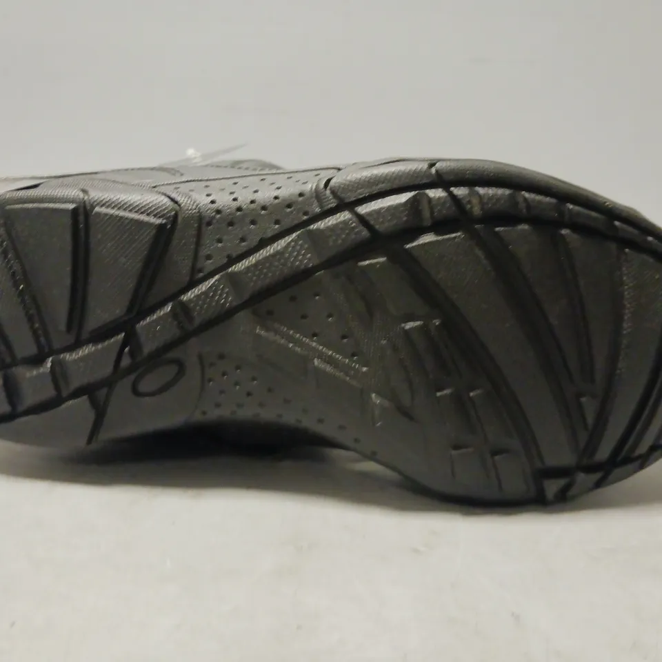 BOXED PAIR OF PRO-FIRST MOTORCYCLE BOOTS IN BLACK UK SIZE 5