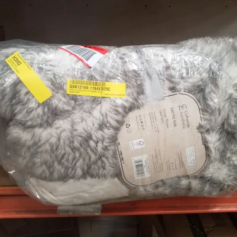 BAGGED ARCTIC COSY FAUX FUR BLANKET THROW