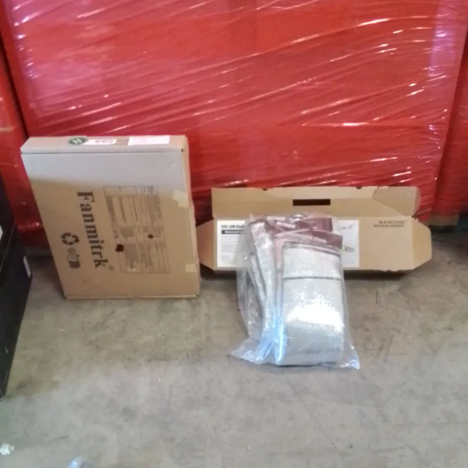 PALLET OF ASSORTED HOUSEHOLD GOODS AND PRODUCTS TO INCLUDE;TOILET SEAT,RADIATOR HEAT COVER,DIY BOAT MODEL 