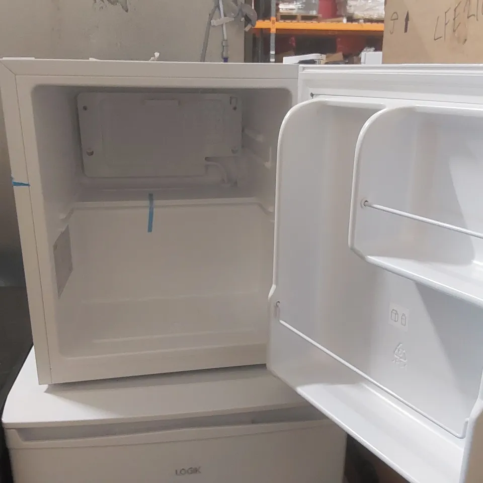LOGIK LTT40W23 MINI FRIDGE - WHITE