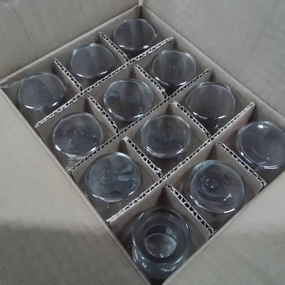 BOX CONTAINING 12 MINI TABLE GLASSWARE VASES 