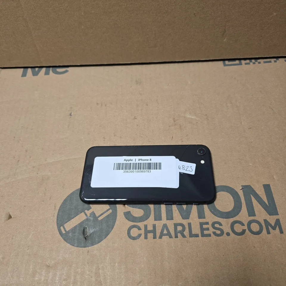 APPLE IPHONE 8