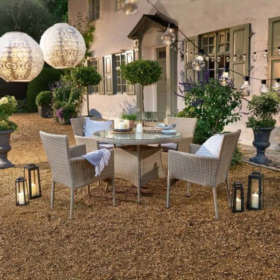 BOXED ARRAN 4 SEATER ROUND DINING SET (2 BOXES) RRP £895