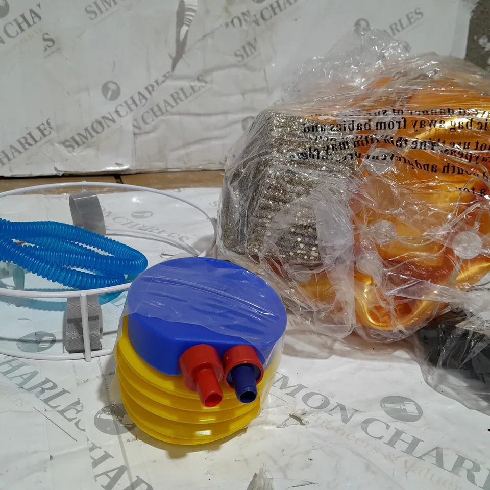 MR CHRISTMAS INDOOR OUTDOOR INFLATABLE BAUBLE AND STAND