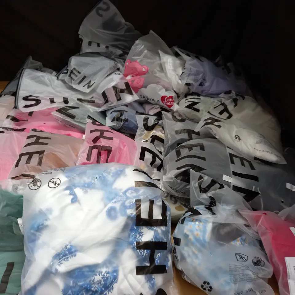 LOT OF 28 ASSORTED BAGGED SHEIN CLOTHING ITEMS IN VARIOUS SIZES