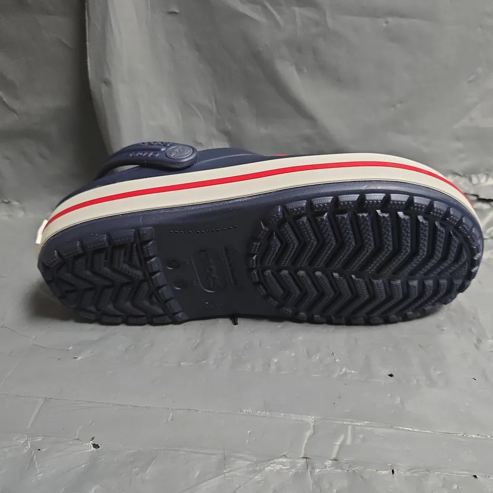 CROCS NAVY CLOGS - UK M4/W5