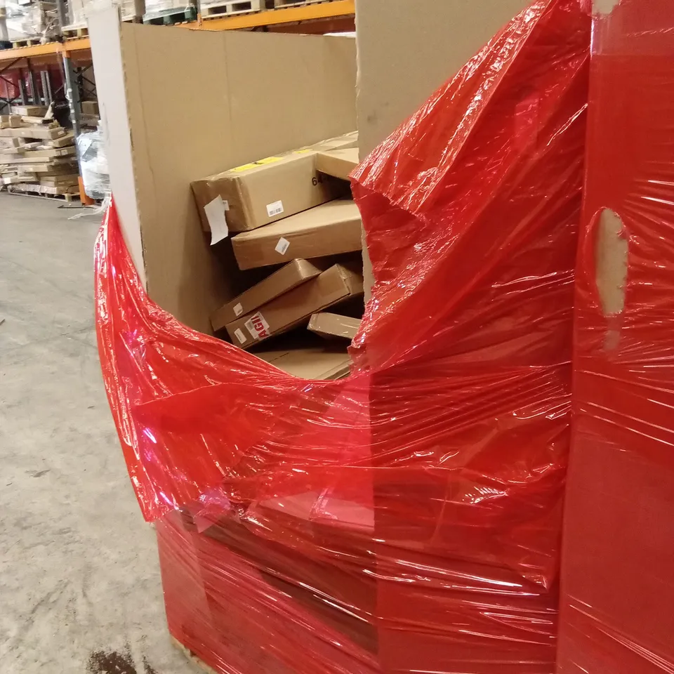 PALLET OF ASSORTED HOUSEHOLD GOODS AND PRODUCTS TO INCLUDE; COMPUTER DESK, CRIB MATTRESS, TOILET SEAT, STANDING LAMP HOLDER ETC