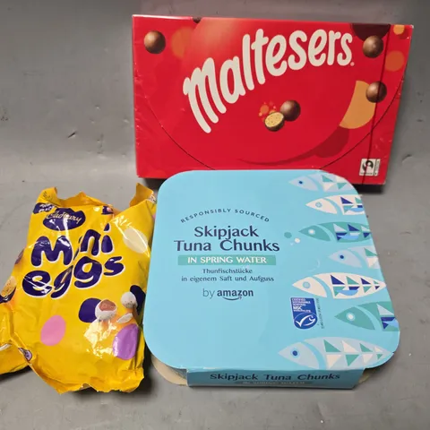 APPROXIMATELY 8 ASSORTED FOOD ITEMS TO INCLUDE - MINI EGGS , MALTESERS , AMAZON SKIPJACK TUNA CHUNKS 