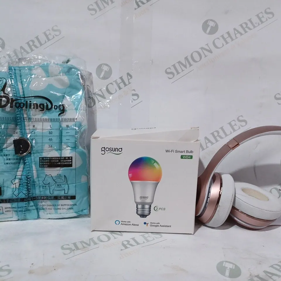 BOX OF APPROXIMATELY 10 ASSORTED HOUSEHOLD ITEMS TO INCLUDE BEATS HEADPHONES, GOSUND WI-FI SMART BULB, ETC