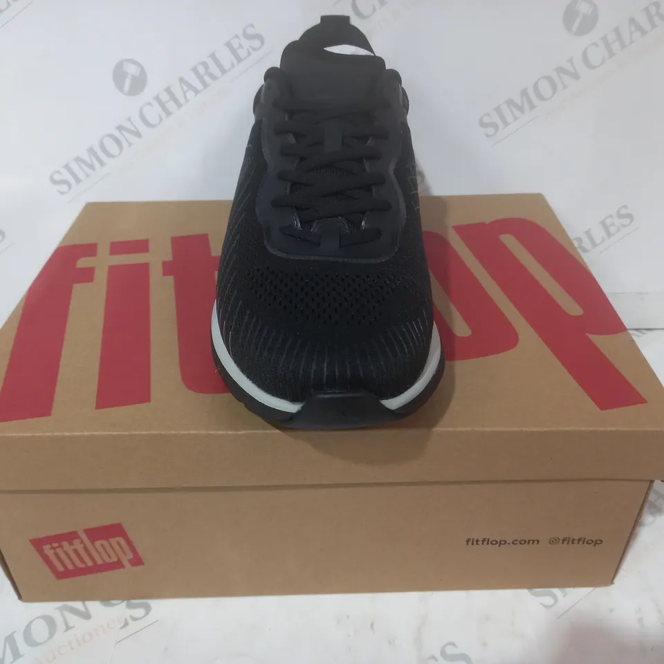 BOXED PAIR OF FITFLOP RUNNER MESH SHOES IN BLACK UK SIZE 6.5