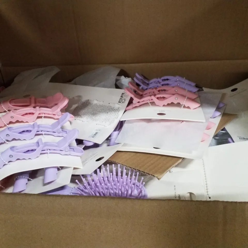 PALLET CONTAINING ASSORTED BRAND NEW CLOTHING & ACCESSORIES INCLUDING TANK TOPS, HEADBANDS, HAIR CLIPS & UNDERARM BAGS