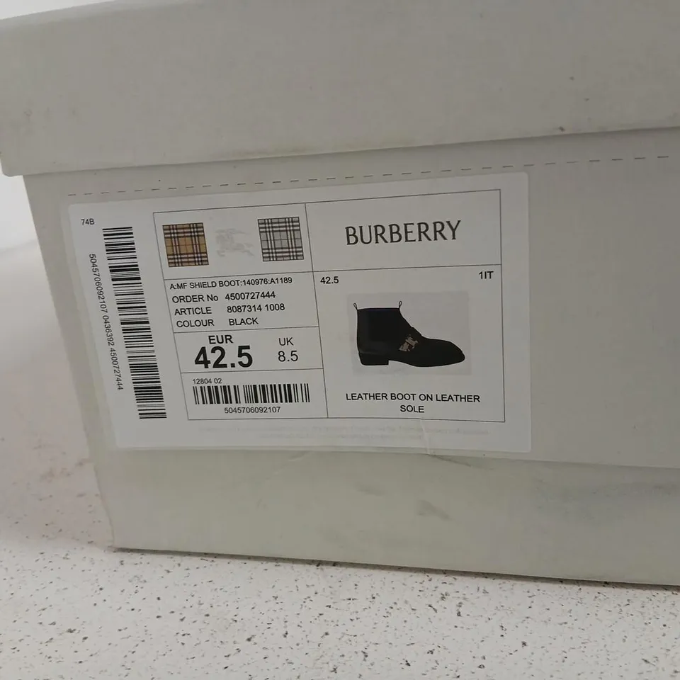BURBERRY LEATHER BOOT – BLACK, UK 8.5 (EU 42.5), LEATHER SOLE