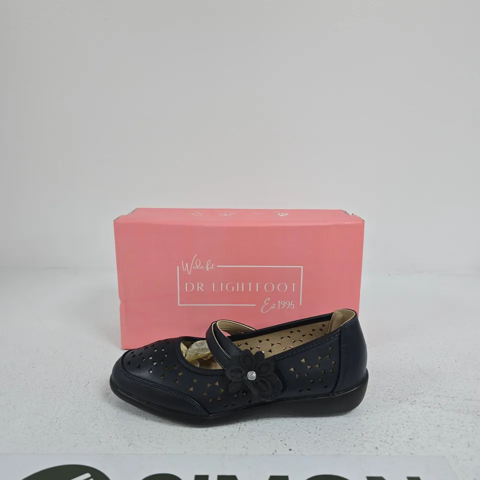 DR LIGHTFOOT NAVY GABRIELL MARY JANE SHOES – UK 6, WIDE FIT