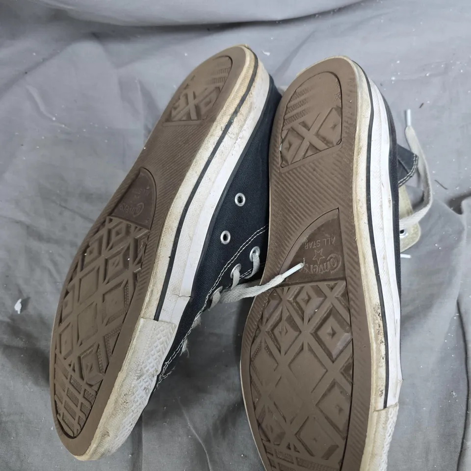 CONVERSE ALL STAR TRAINERS IN BLACK - 8 